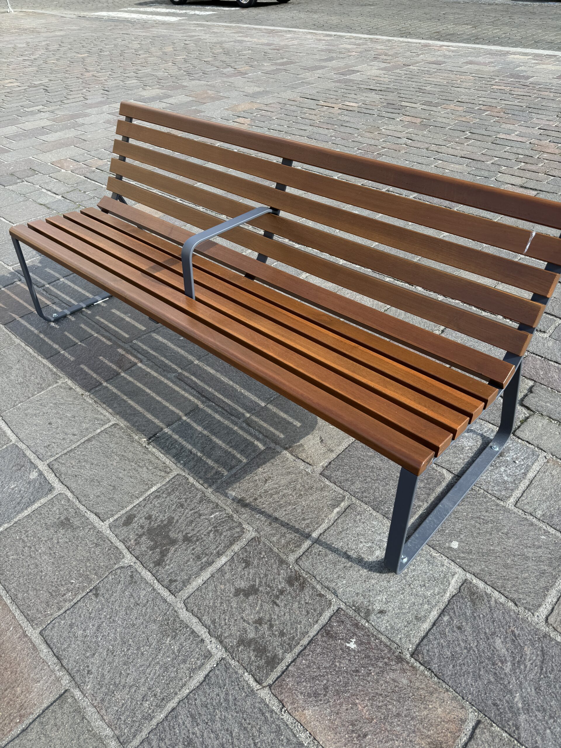 Nové lavičky v Plzni